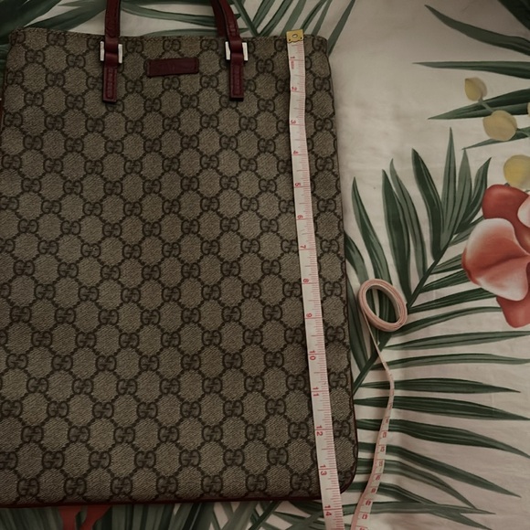 Authentic Gucci GG Supreme Beige GG PVC Tote Bag. Fits an iPad & Classy af - Picture 11 of 12